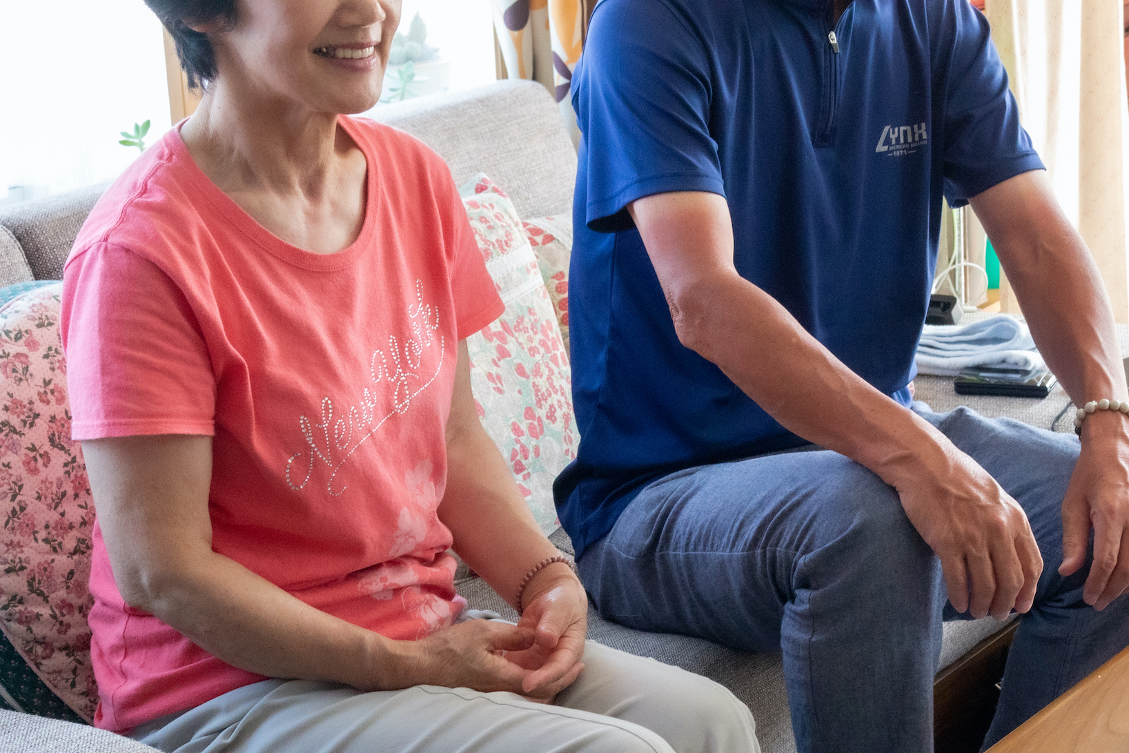 【10℃の温度差が解消！】断熱リフォーム実例：玄関ドア・浴室・内窓 | 現場リポート